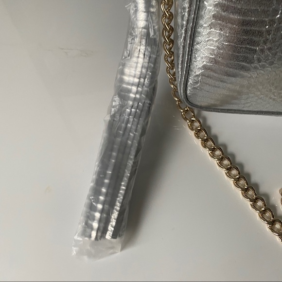 Brand NEW with tagVS Metallic Faux Croc Cross Body - Picture 5 of 11
